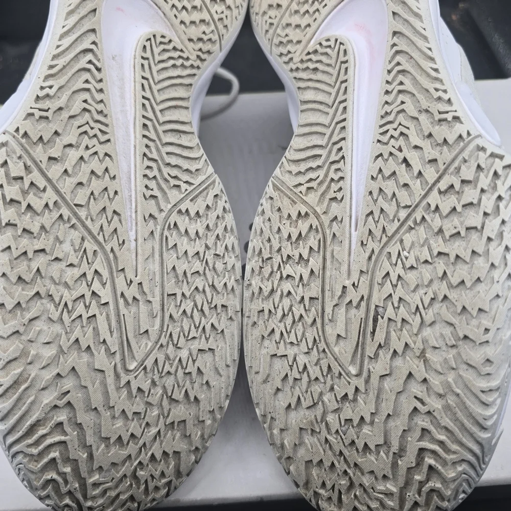 Nike‎ White Mesh Sneakers